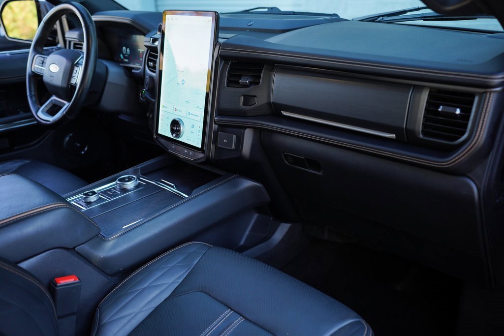 Used 2023 Ford Expedition Platinum image 21