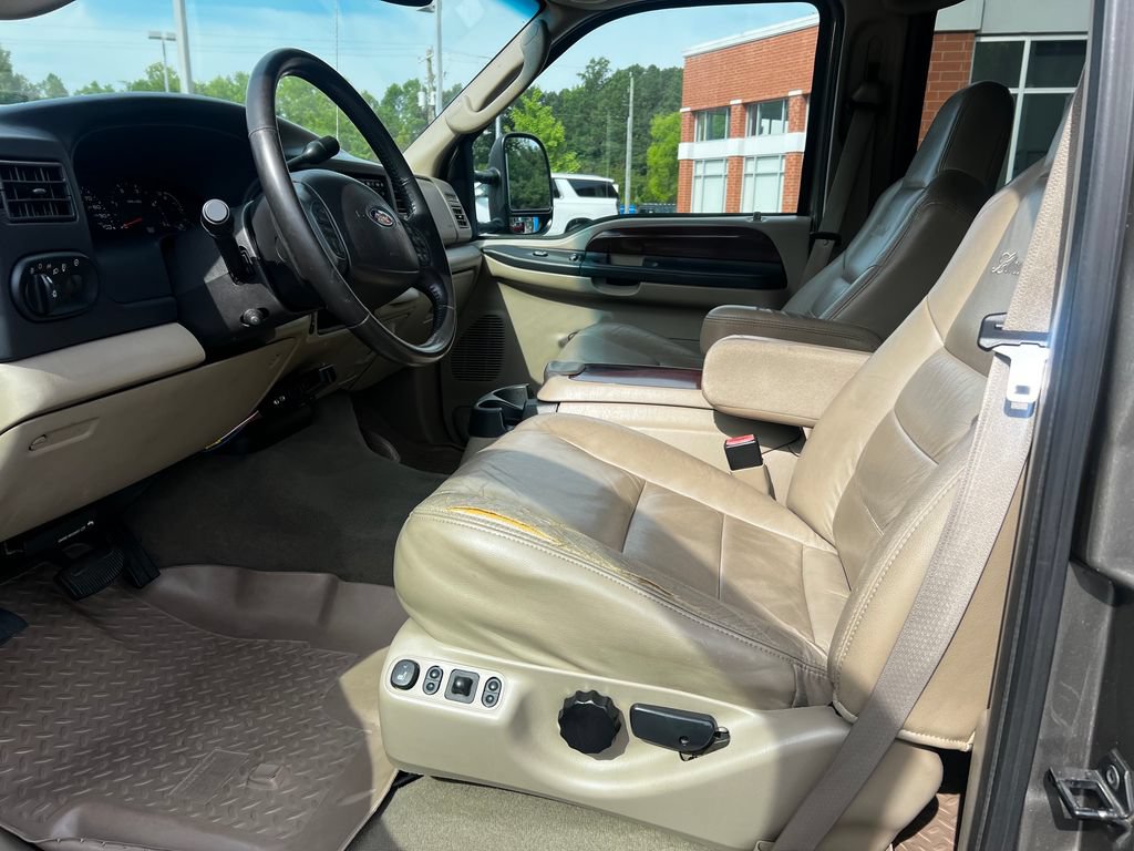 Used 2005 Ford Excursion Limited AWD/4WD image 11