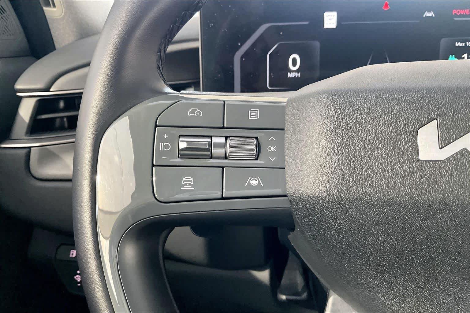 Used 2024 Kia EV9 Wind AWD/4WD image 23