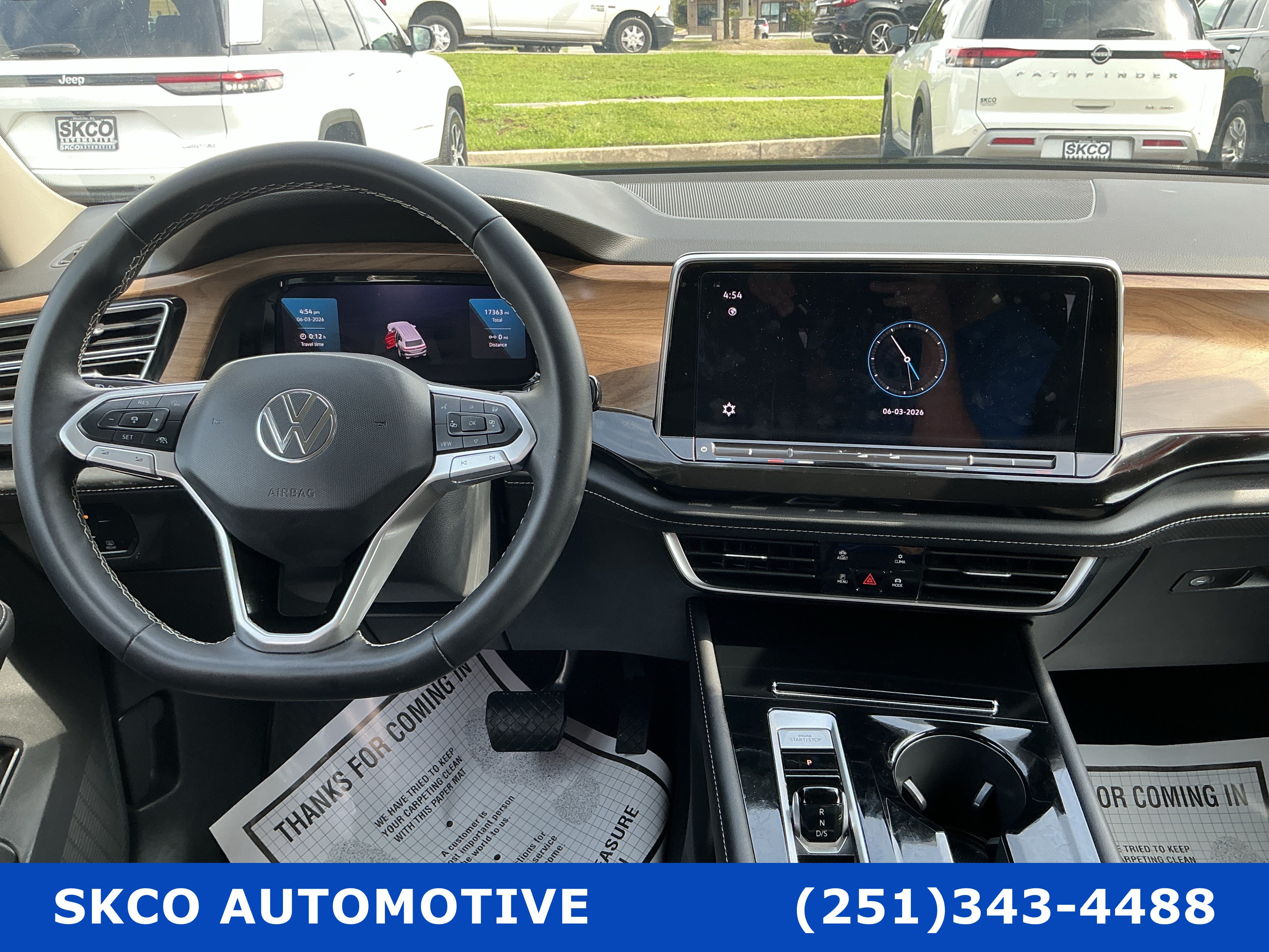 Used 2025 Volkswagen Atlas SE AWD/4WD image 15