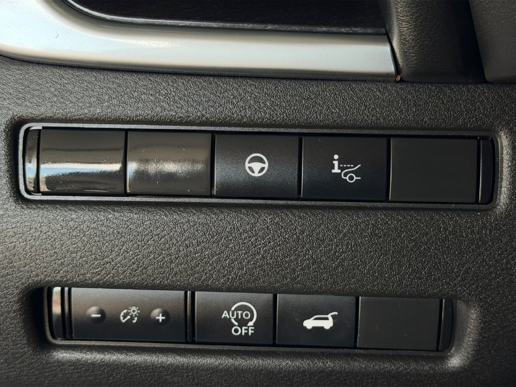 Used 2023 Nissan Rogue Platinum w/ Platinum Premium Package FWD image 35