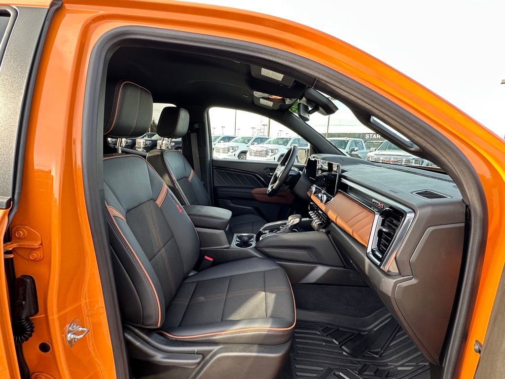 Certified 2025 GMC Canyon AT4 AWD/4WD image 11