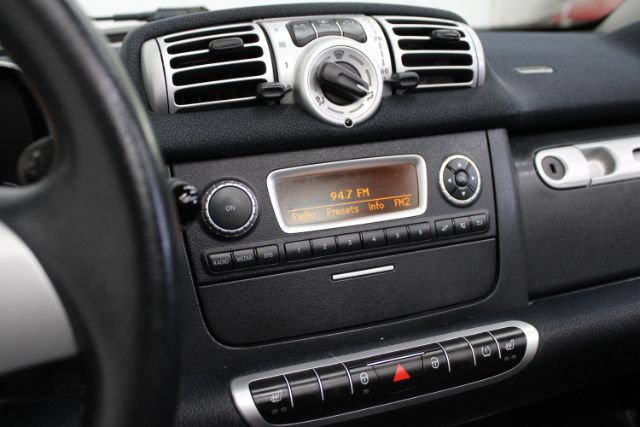 Used 2012 smart fortwo passion RWD image 15