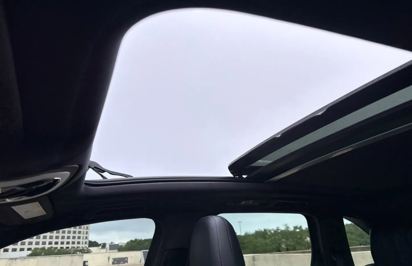 Used 2015 Porsche Cayenne S image 5