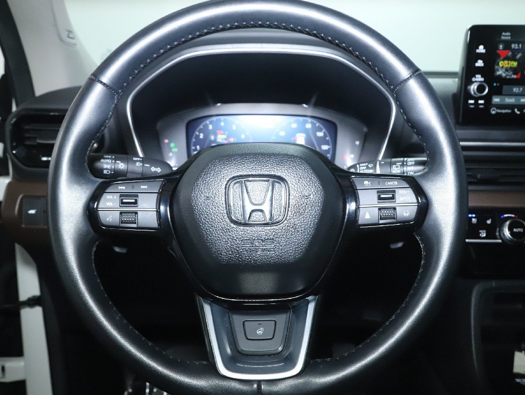 Used 2024 Honda Pilot Elite image 23