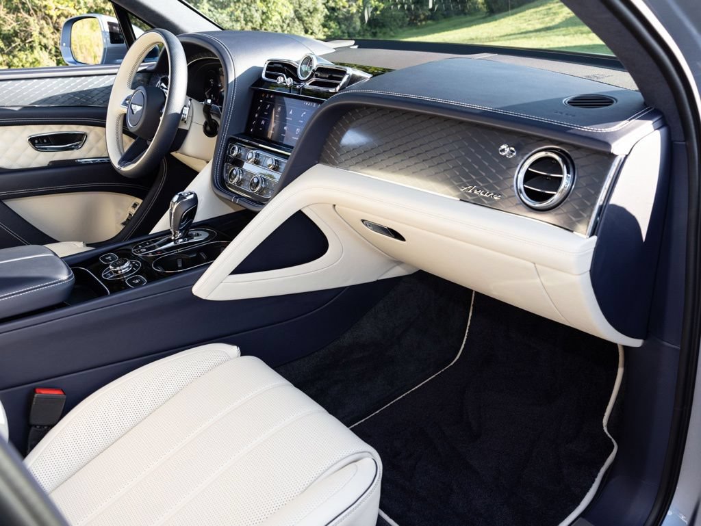 Used 2023 Bentley Bentayga AWD/4WD image 4