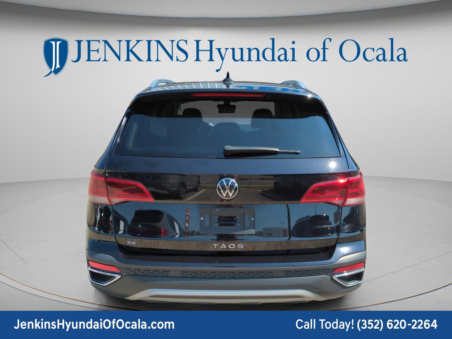 Used 2023 Volkswagen Taos SE image 4