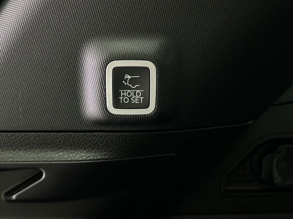 New 2025 Jeep Grand Cherokee Limited image 11