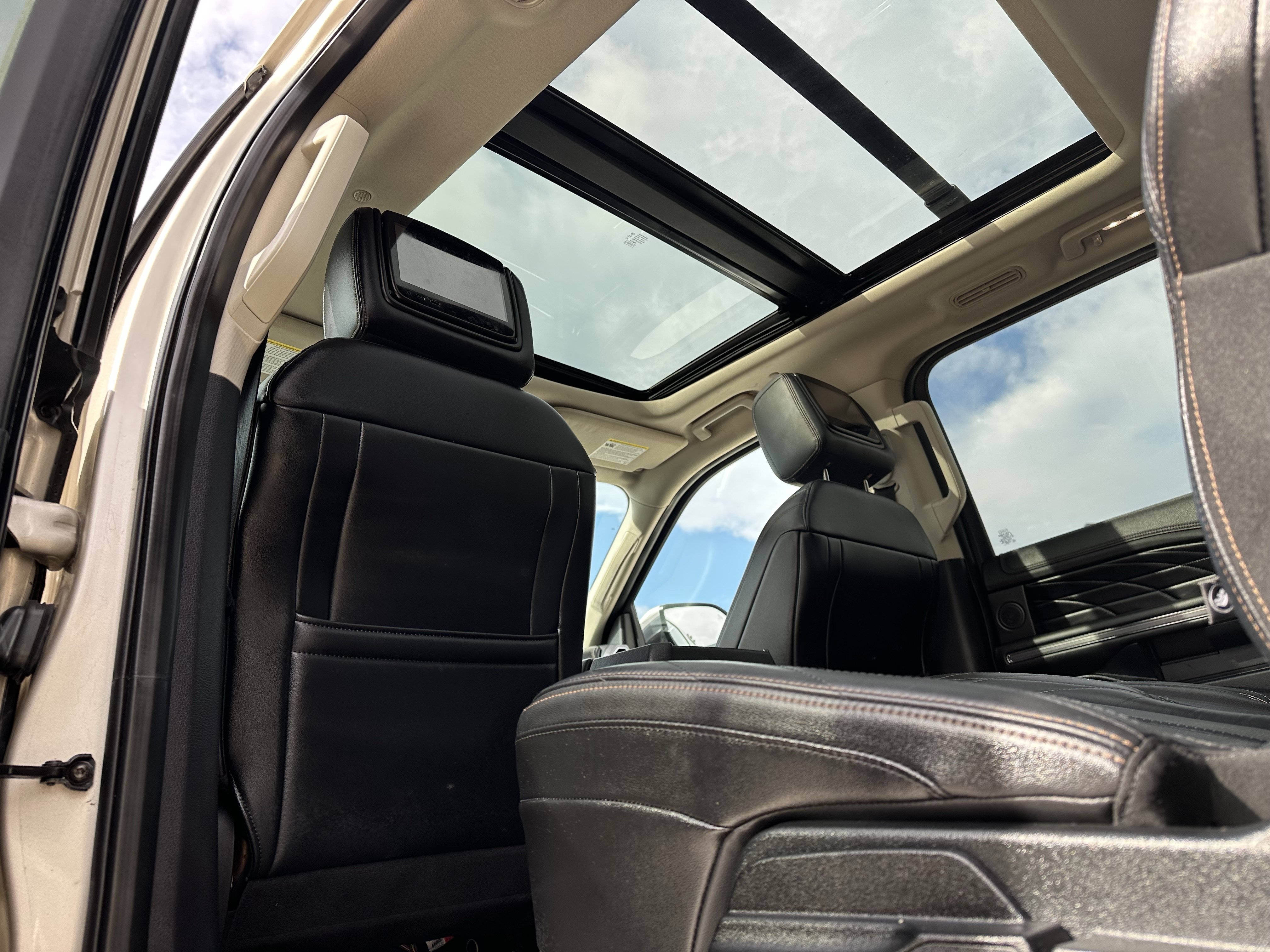 Used 2018 Ford Expedition Max Platinum AWD/4WD image 13