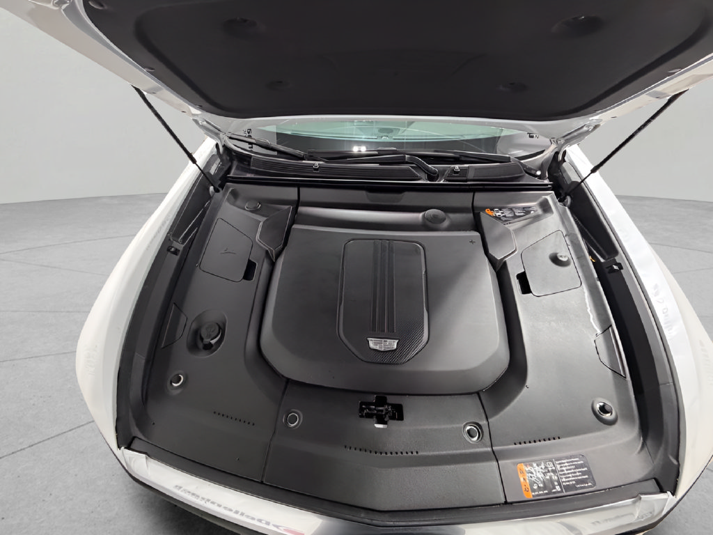 Certified 2024 Cadillac Lyriq Luxury w/ LPO, Floor Liner Package AWD/4WD image 9