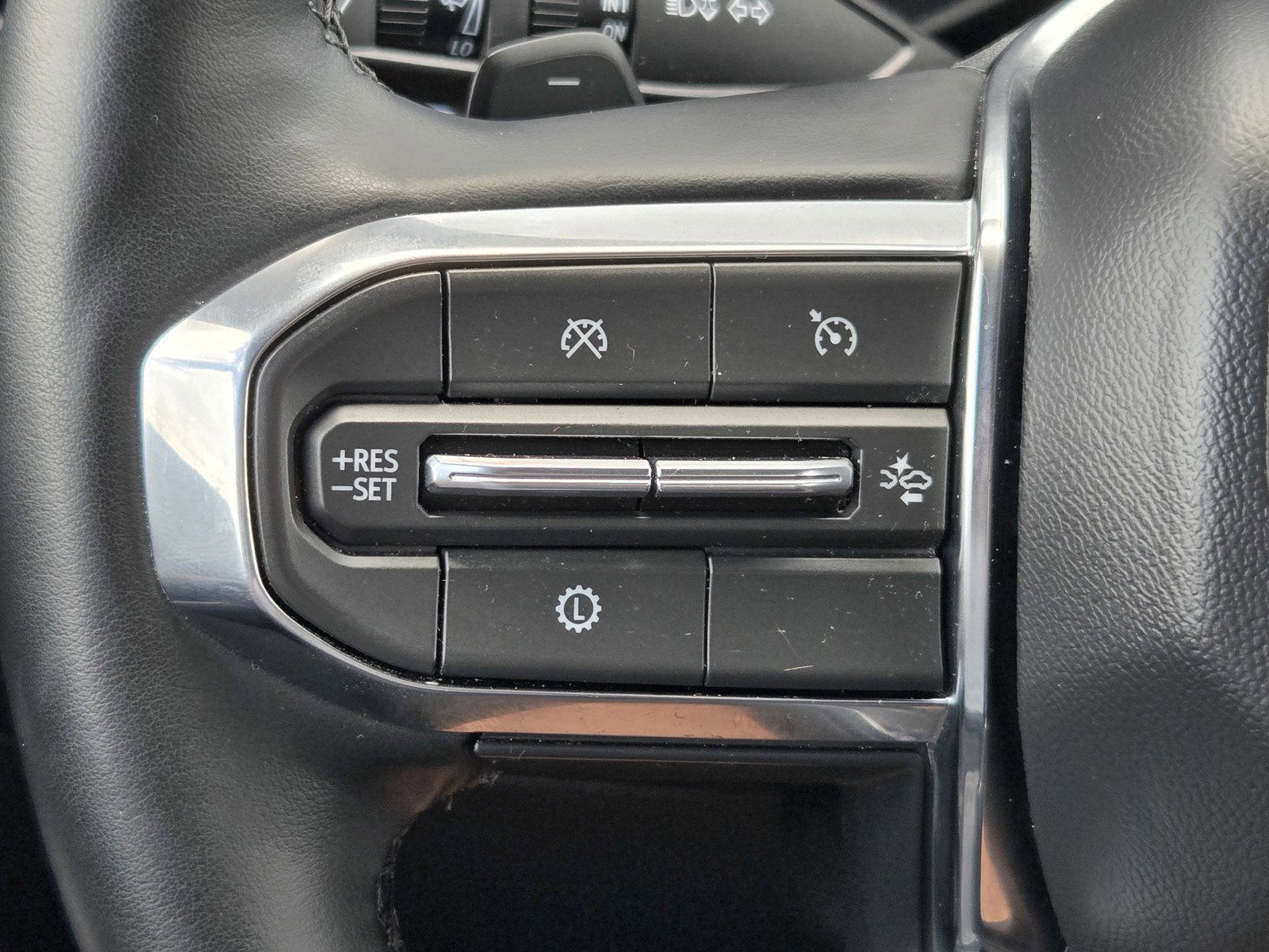 Used 2025 GMC Acadia Elevation FWD image 26