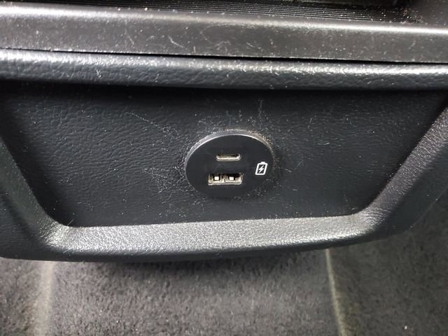 Used 2021 Ford Edge SEL image 30