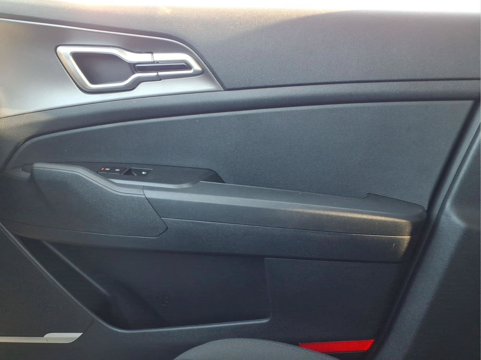 Used 2026 Kia Sportage LX FWD image 26