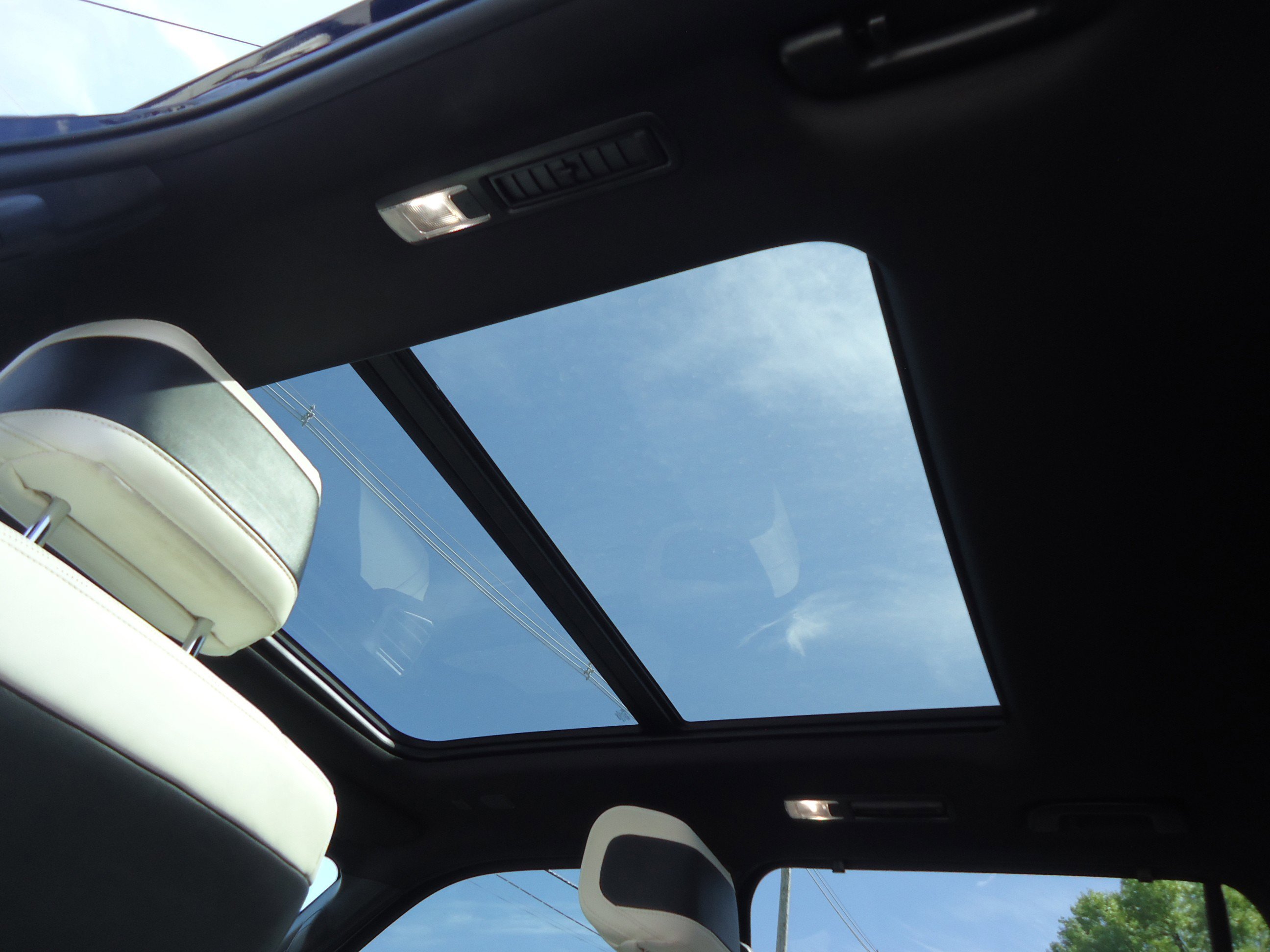 Used 2023 Toyota Sequoia Capstone AWD/4WD image 36