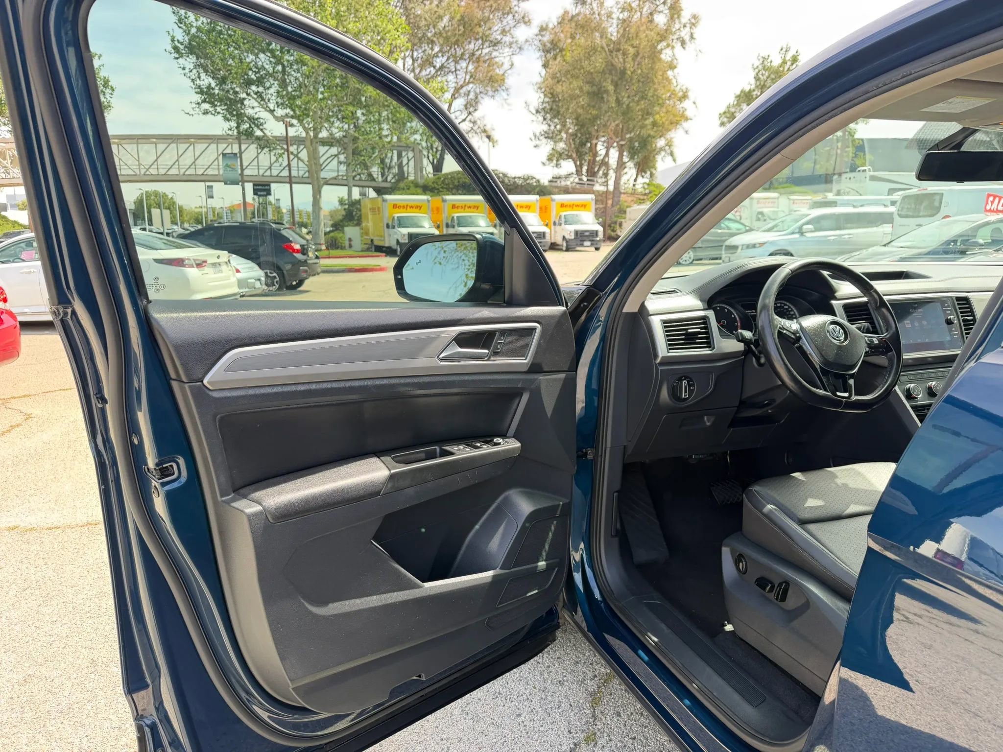 Used 2018 Volkswagen Atlas SE FWD image 6