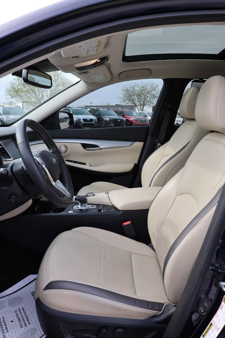 Used 2021 INFINITI QX50 Sensory w/ Accent Package image 13