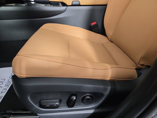 New 2026 Lexus UX 300h AWD image 31