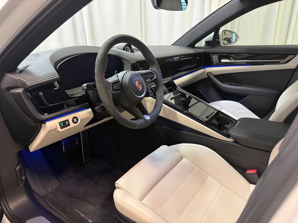 Certified 2026 Porsche Panamera 4 AWD/4WD image 4
