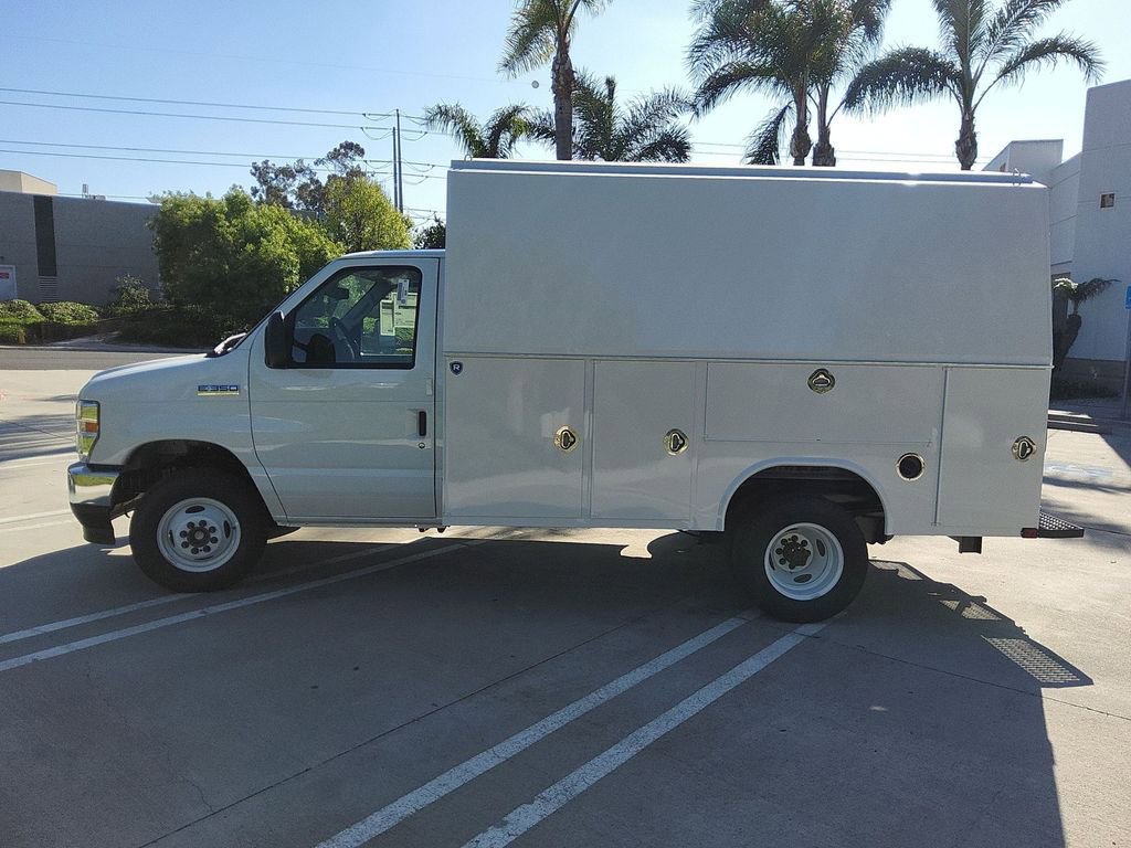 New 2026 Ford E-350 and Econoline 350 Super Duty w/ Power Equipment Group RWD image 36