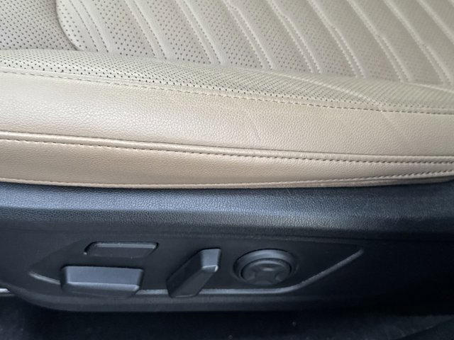 New 2025 Kia Sorento SX Prestige w/ Olive Brown Leather Package image 40