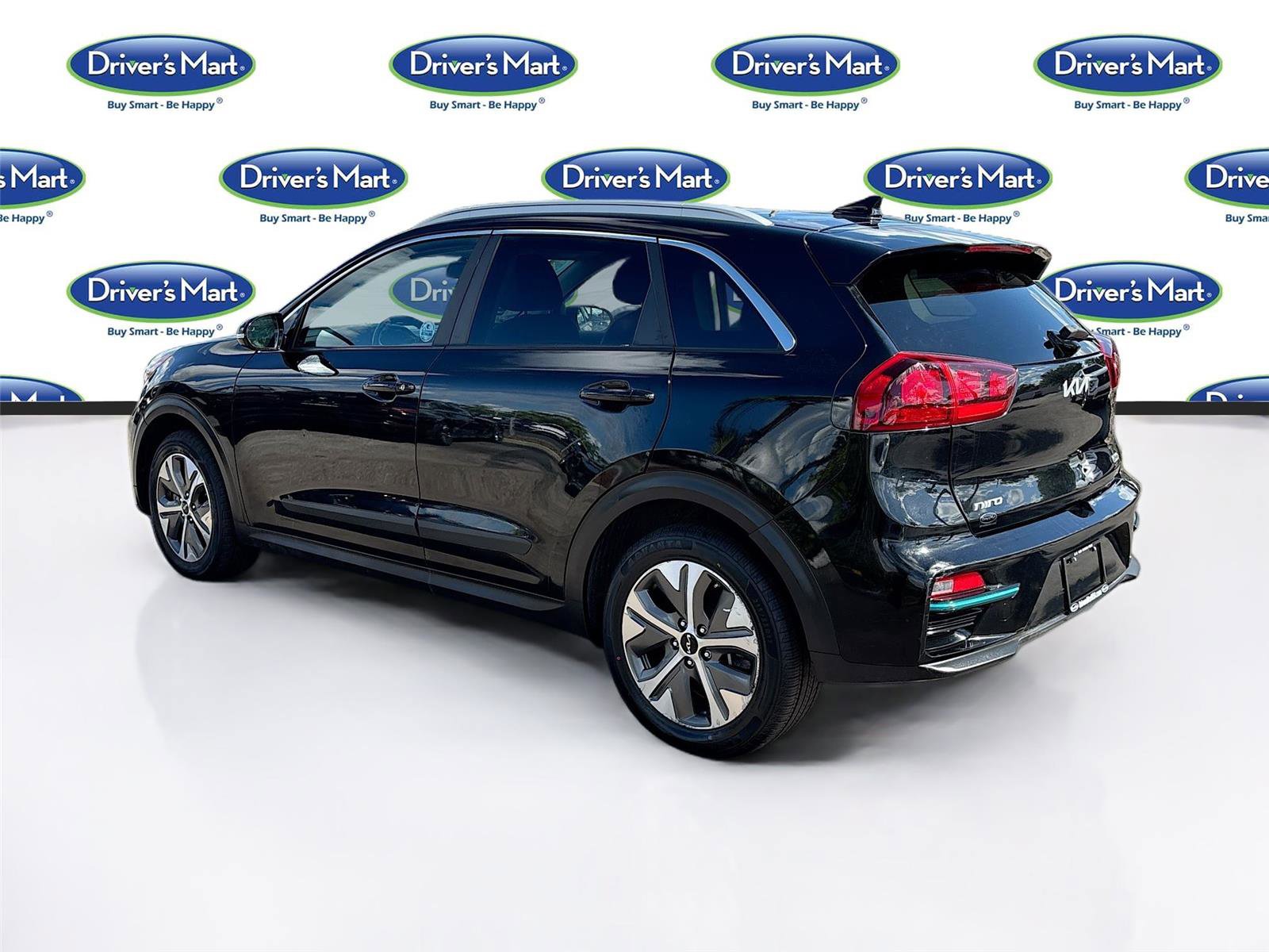 Used 2022 Kia Niro EX w/ Cold Weather Package FWD image 5