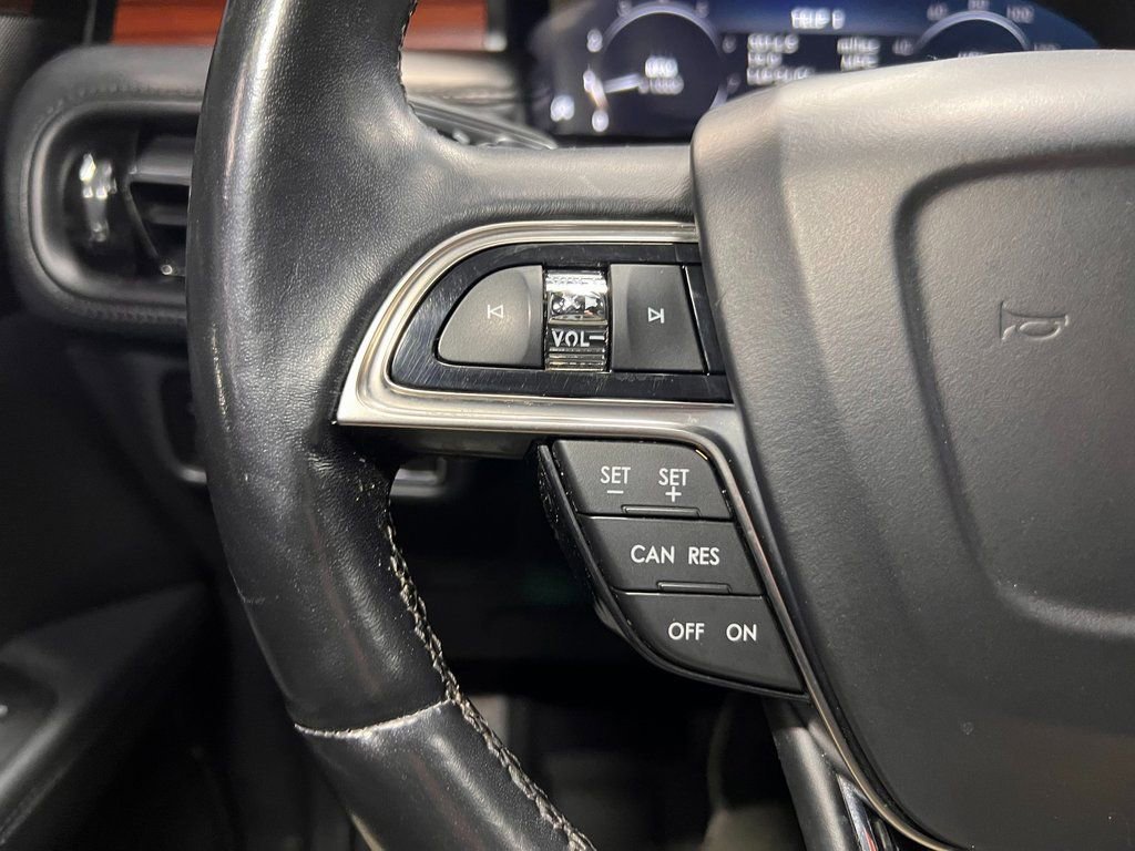 Used 2023 Lincoln Nautilus Reserve w/ Luxury Package image 17