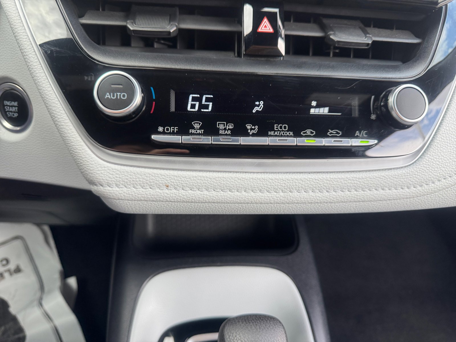 Used 2023 Toyota Corolla SE image 12