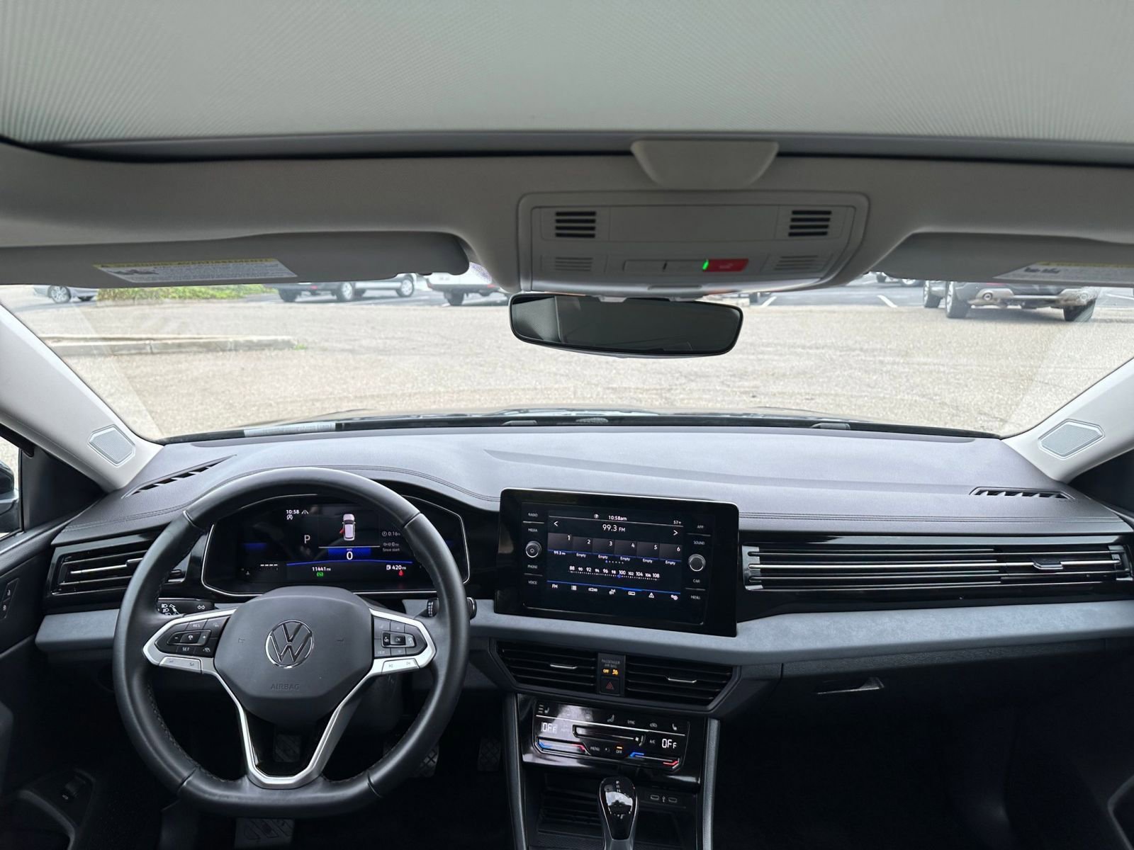 Used 2025 Volkswagen Jetta SE image 35