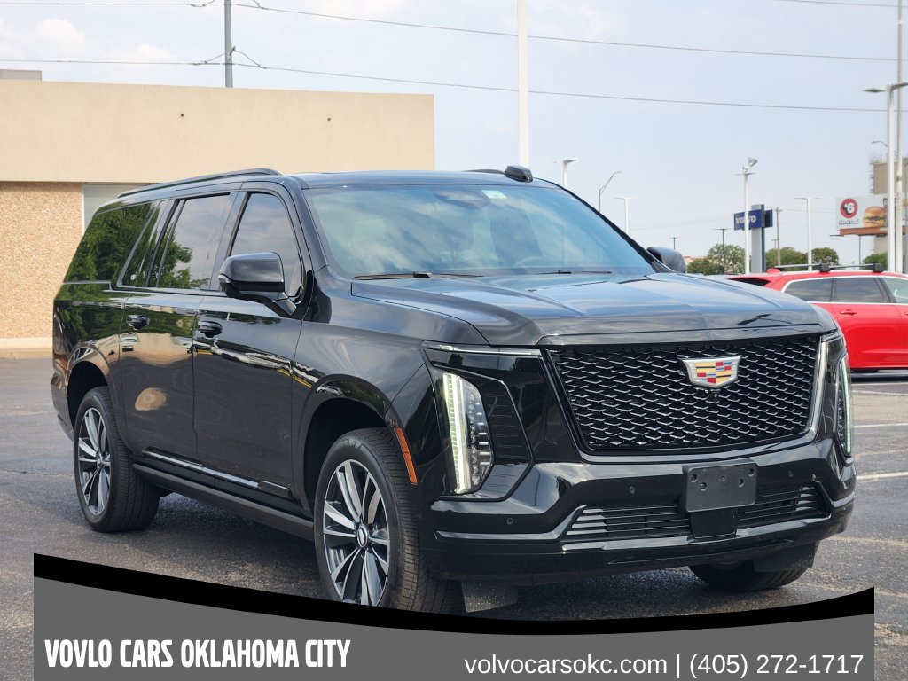 Used 2025 Cadillac Escalade ESV Sport AWD/4WD image 2
