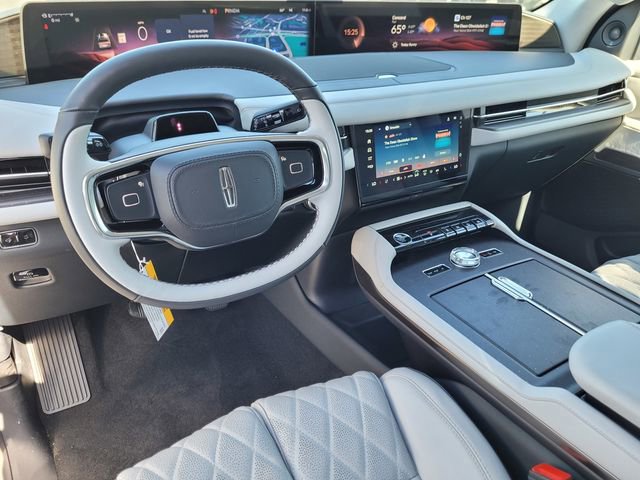 New 2026 Lincoln Navigator L Black Label AWD/4WD image 12