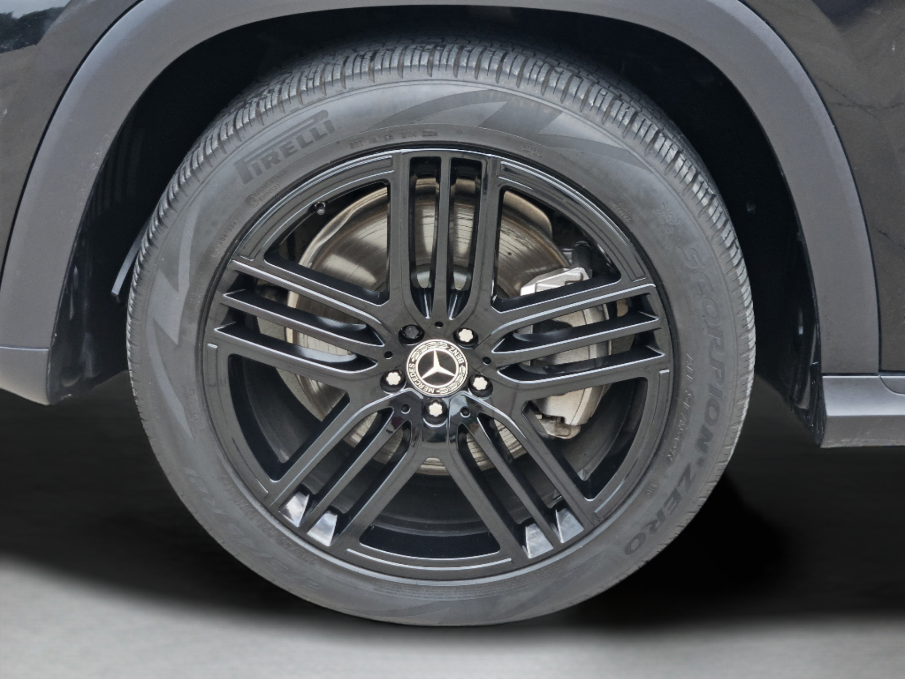 Certified 2024 Mercedes-Benz GLS 450 4MATIC image 31
