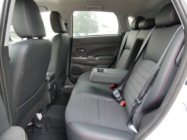 Used 2025 Mitsubishi Outlander Sport SE AWD/4WD image 11