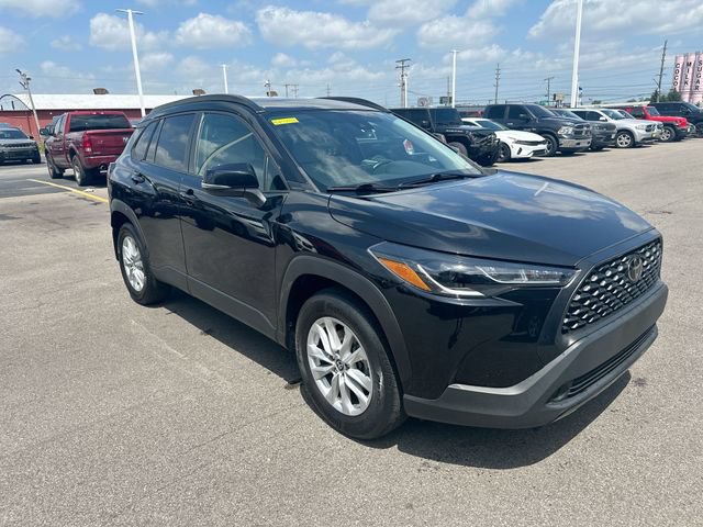Used 2022 Toyota Corolla Cross LE w/ Black Badges Package (TMS) AWD/4WD image 11