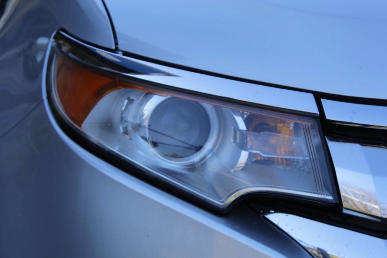 Used 2011 Ford Edge SEL w/ 202A Rapid Spec Order Code AWD/4WD image 17