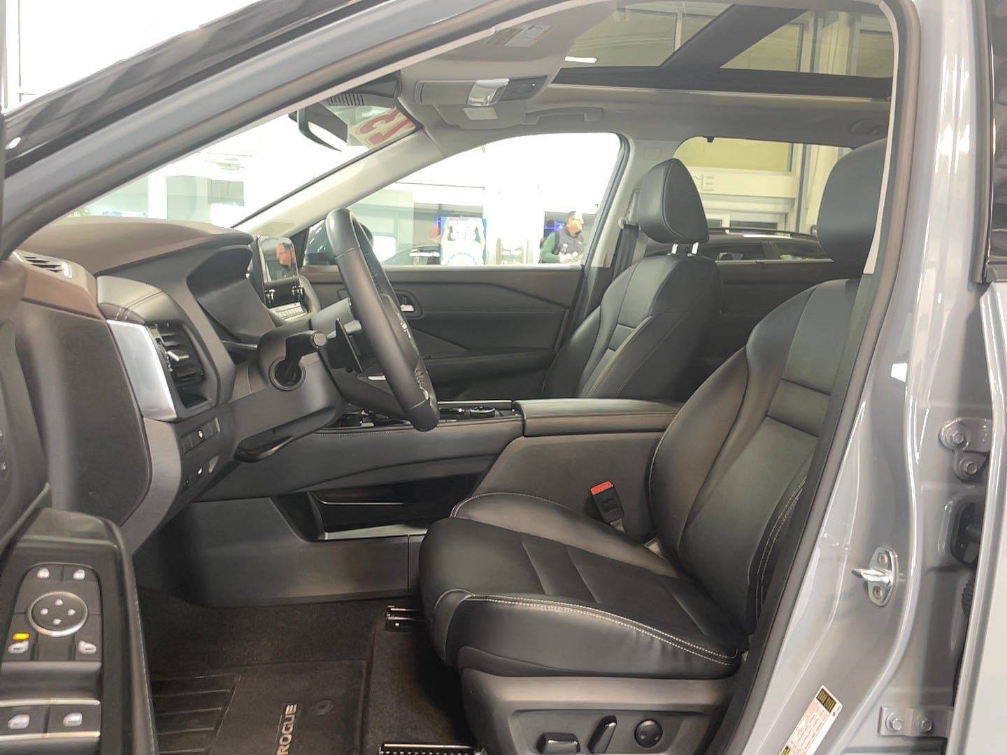 Used 2023 Nissan Rogue SL w/ SL Premium Package AWD/4WD image 10