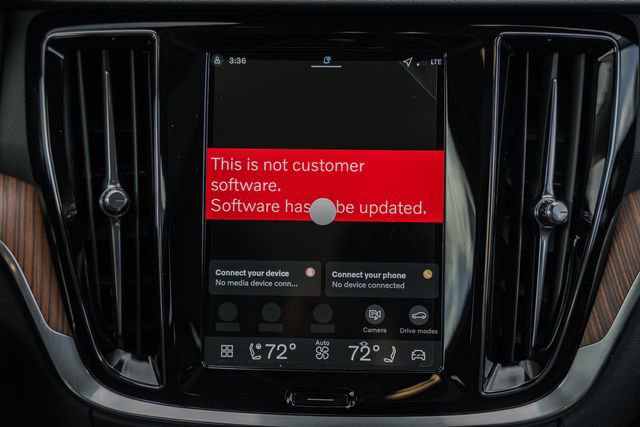 New 2026 Volvo V60 B5 Cross Country Plus w/ Protection Package Premier image 23