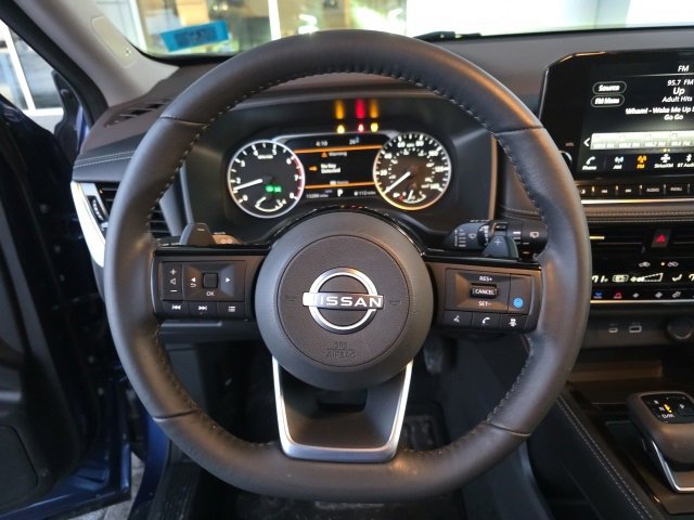 Used 2023 Nissan Rogue SL w/ SL Premium Package image 26