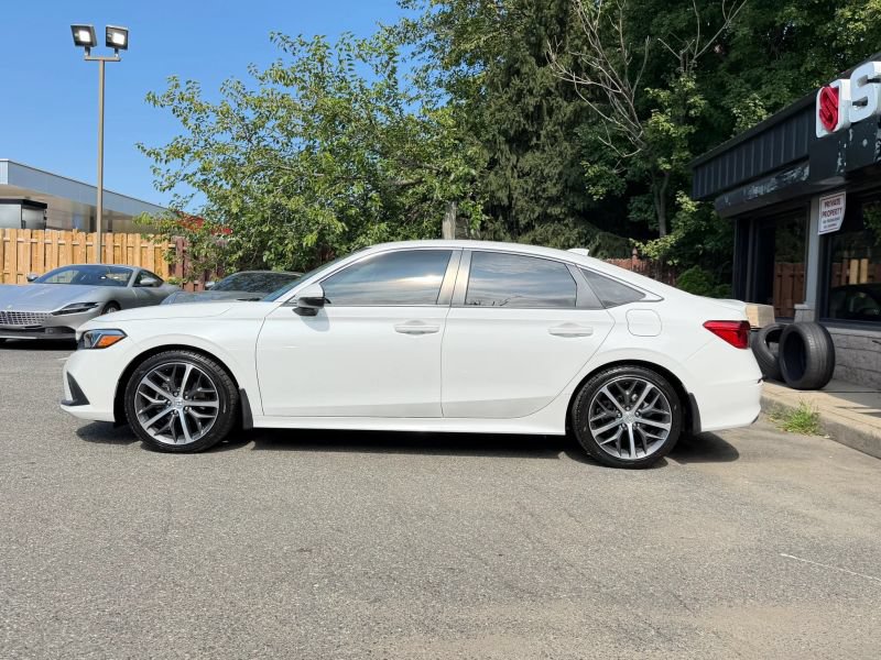 Used 2022 Honda Civic Touring image 9