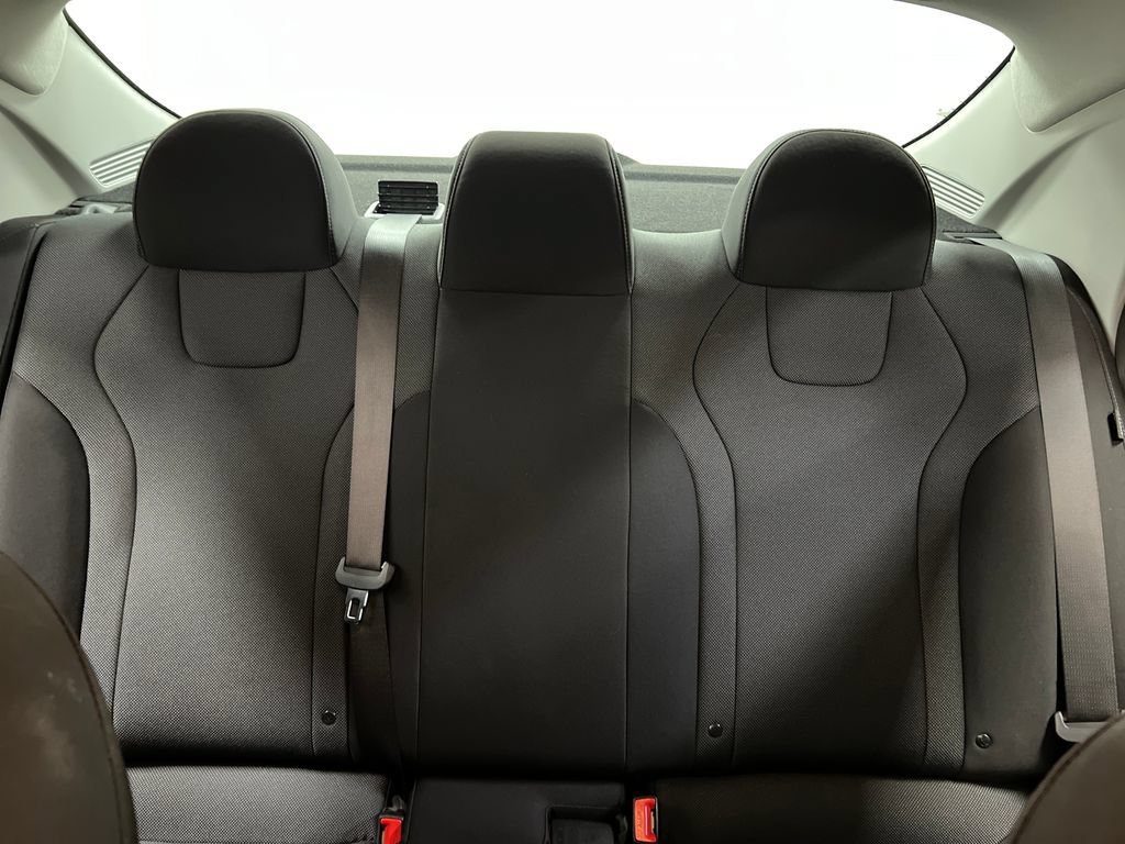 Used 2025 Hyundai Elantra SE w/ Cargo Package FWD image 27