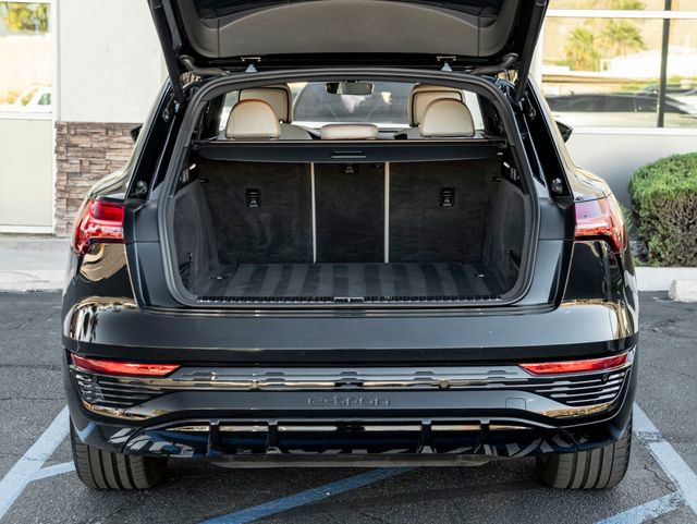 Used 2024 Audi Q8 e-tron Prestige w/ Prestige Package image 24