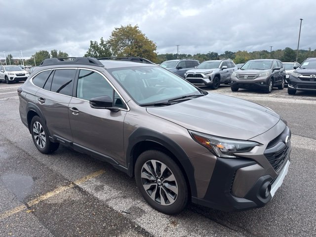 Used 2024 Subaru Outback Limited AWD/4WD image 2