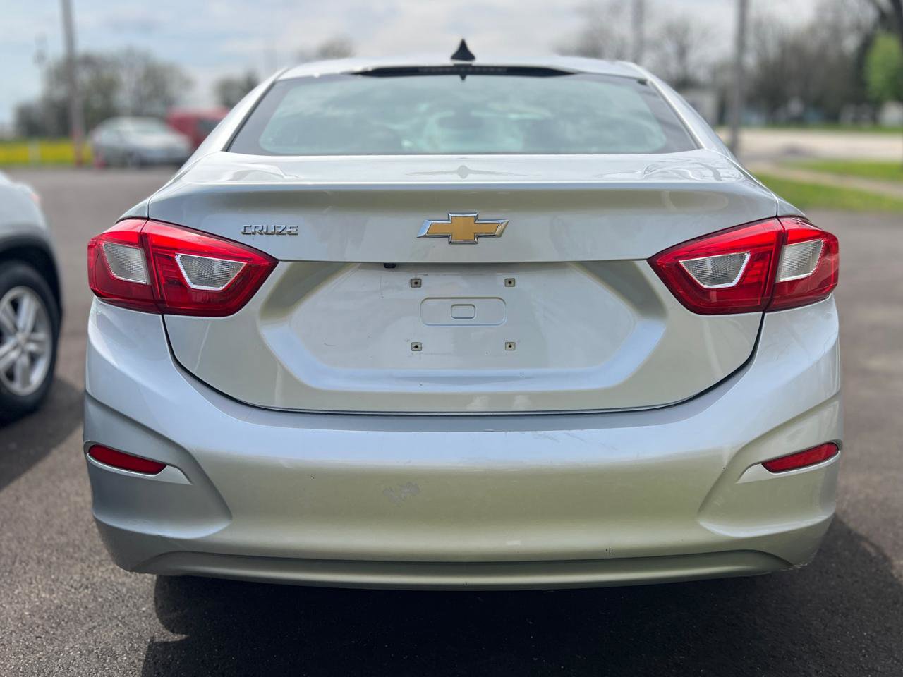 Used 2017 Chevrolet Cruze LS FWD image 10
