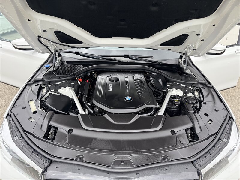 Used 2019 BMW 740i w/ M Sport Package RWD image 35