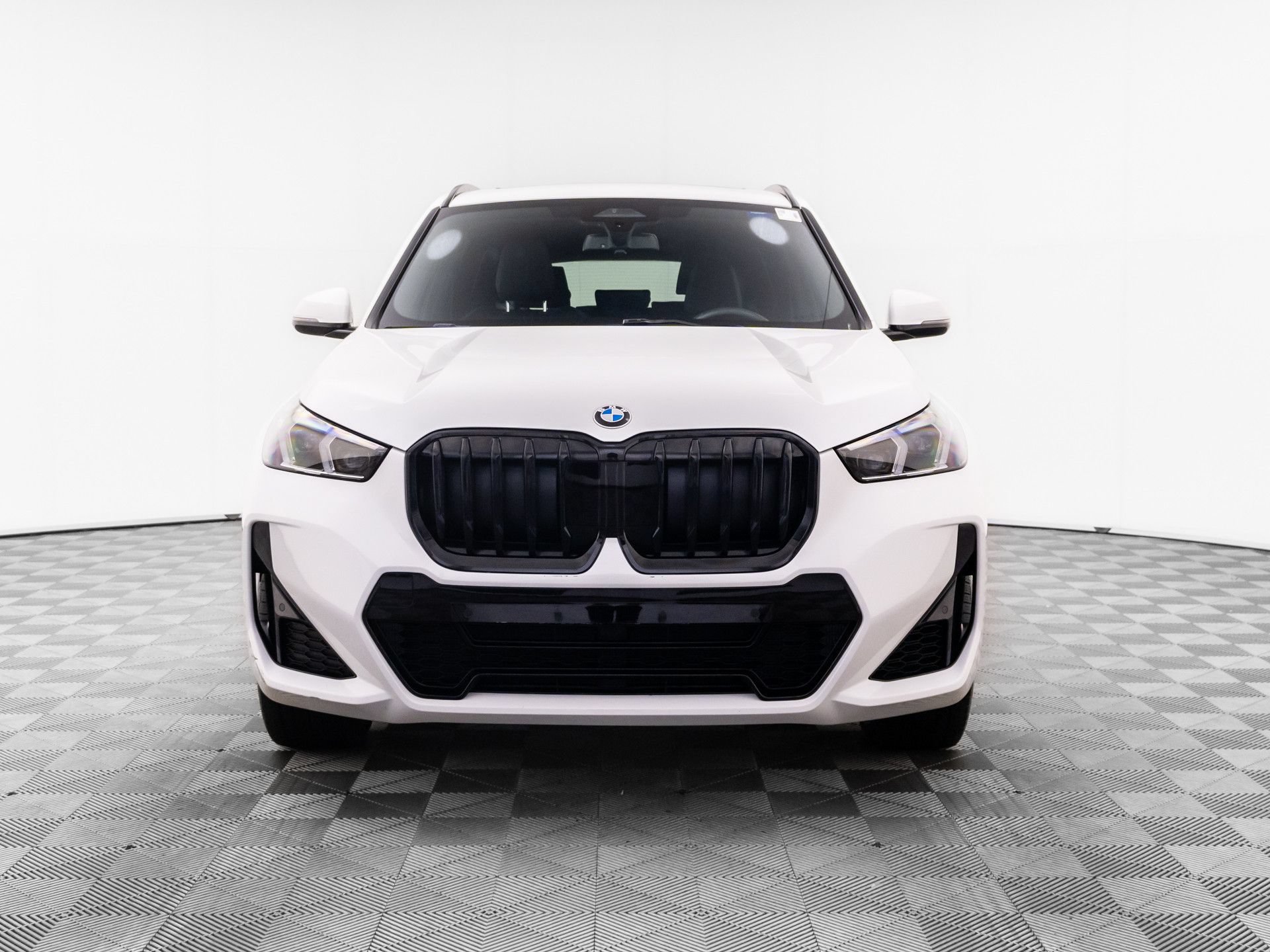 Used 2024 BMW X1 xDrive28i w/ M Sport Package AWD/4WD image 9