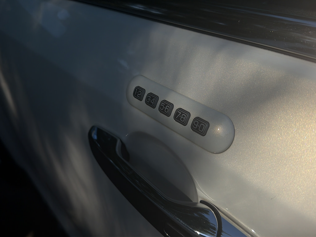 Used 2013 Lincoln MKX AWD image 37