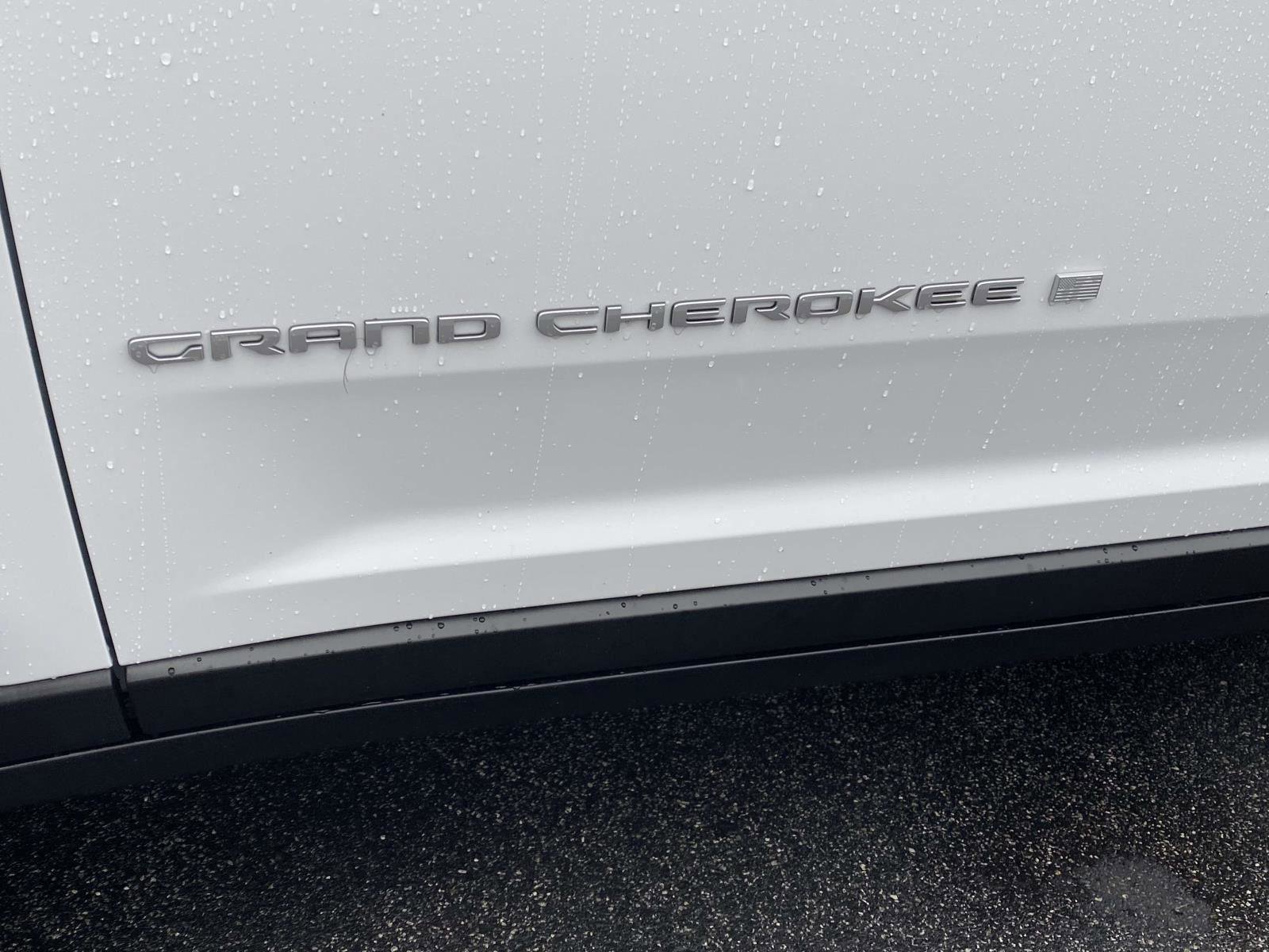 Certified 2024 Jeep Grand Cherokee Laredo image 24