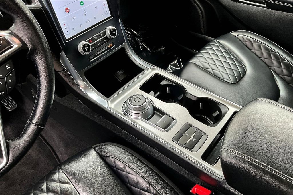 Used 2023 Ford Edge Titanium image 17