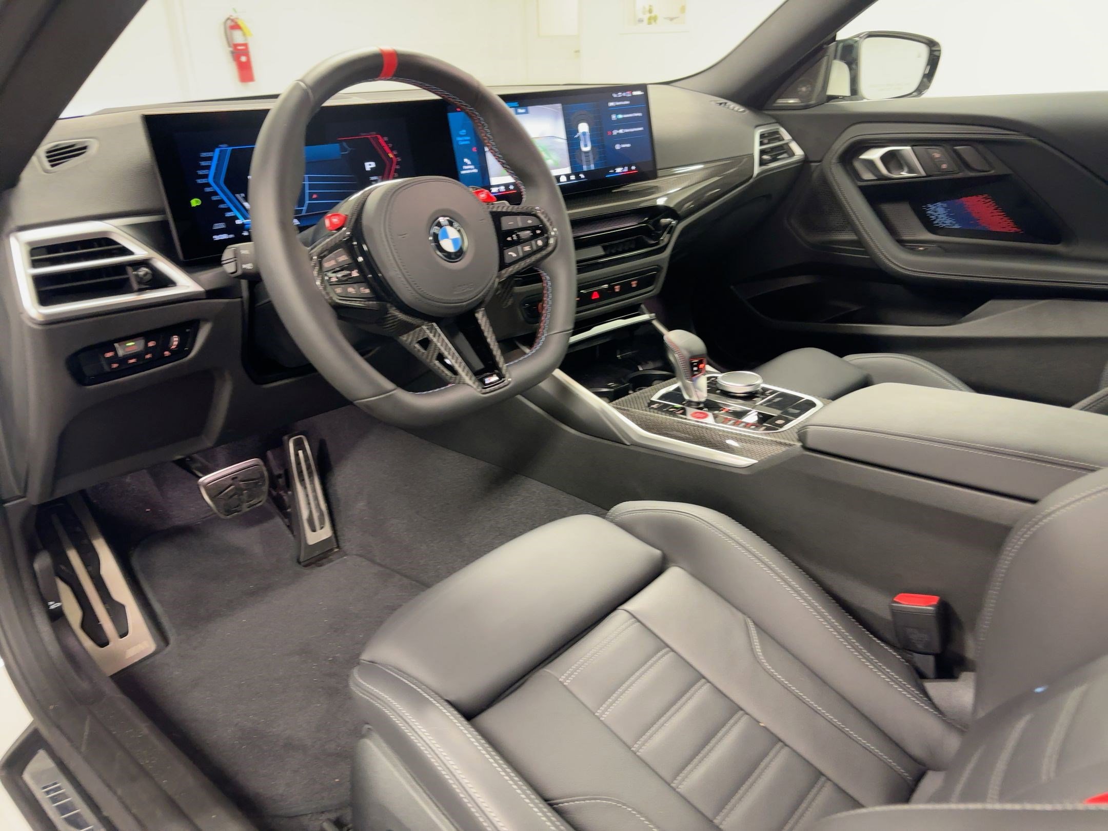 Used 2025 BMW M2 w/ Lighting Package image 28