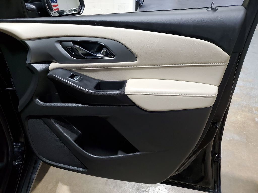 Used 2022 Chevrolet Traverse LT image 15
