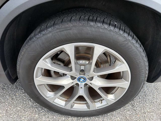 Used 2024 BMW X5 xDrive50e AWD/4WD image 32